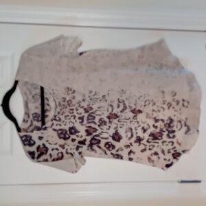 One World Women's Short Sleeve Tee Shirt Size M Tan Cheetah Print Rhinestones